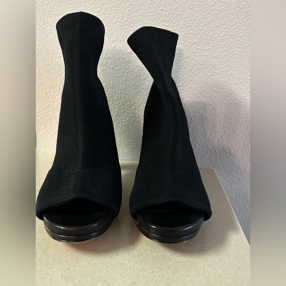 Via Spiga 4” stretch heels